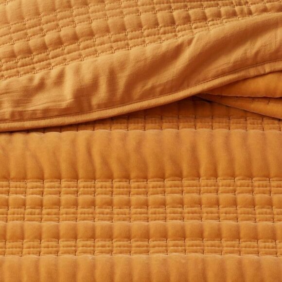 Threshold - Twin/Twin Extra Long Lofty Velvet Quilt Dark Gold  Gold - Picture 4 of 4